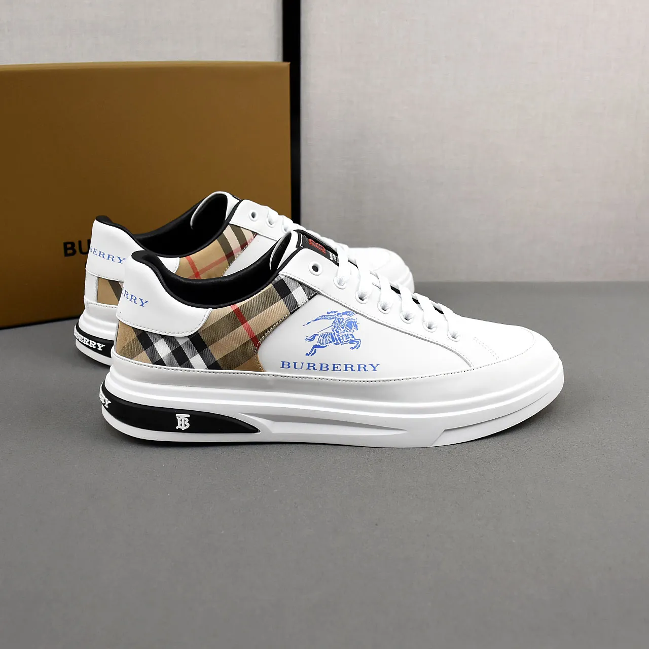 PP400⛳️⛳️⛳️Burberry [Burberry] fashionable sports and casual shoes, the upper is made of first-layer cowhide with plaid material, first-layer pigskin lining, and rubber outsole. Men's size 38-44.